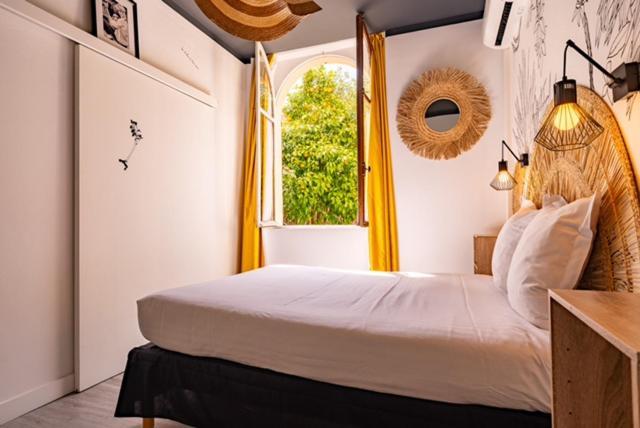 Hotel Le Castellamar Сен Максим Екстериор снимка